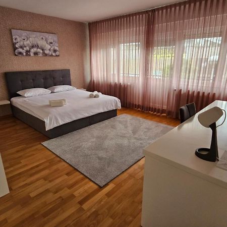 Comfort Rooms Remiza - Free Private Parking - Self Check-In 萨格勒布 外观 照片