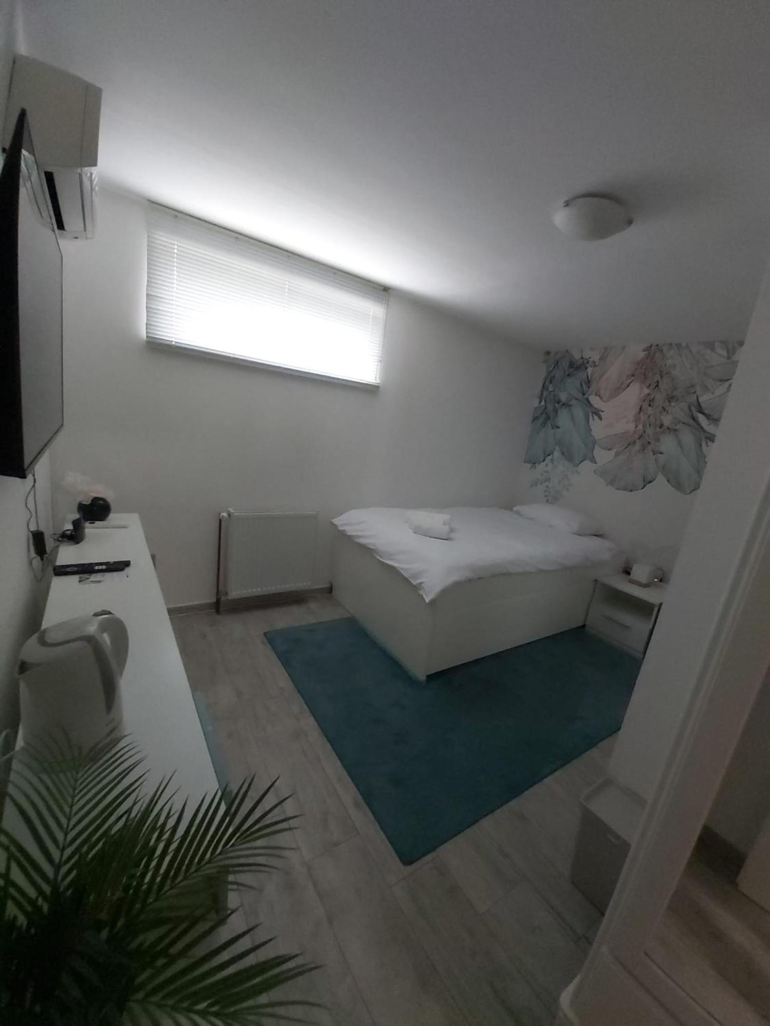 Comfort Rooms Remiza - Free Private Parking - Self Check-In 萨格勒布 外观 照片