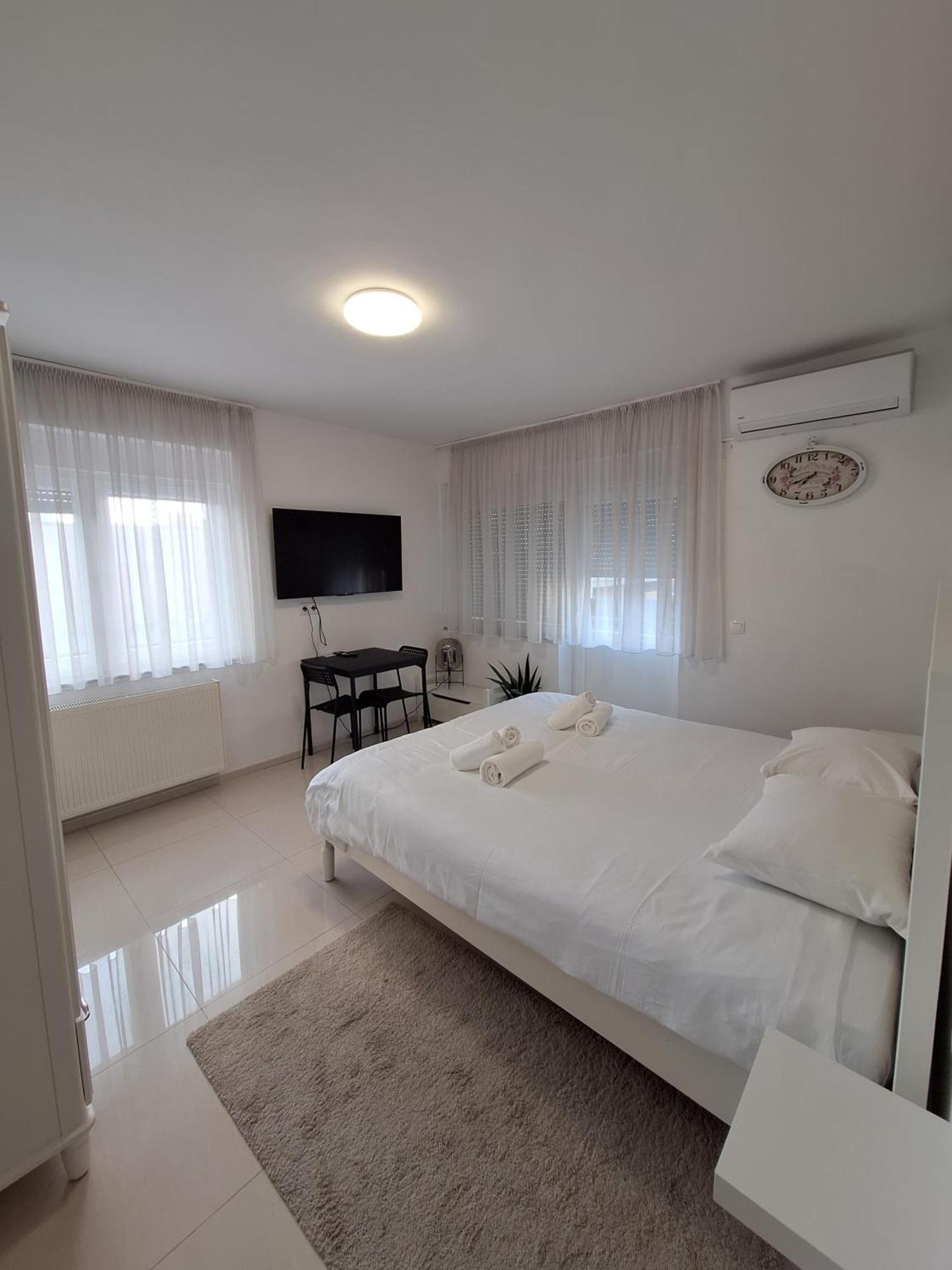 Comfort Rooms Remiza - Free Private Parking - Self Check-In 萨格勒布 外观 照片